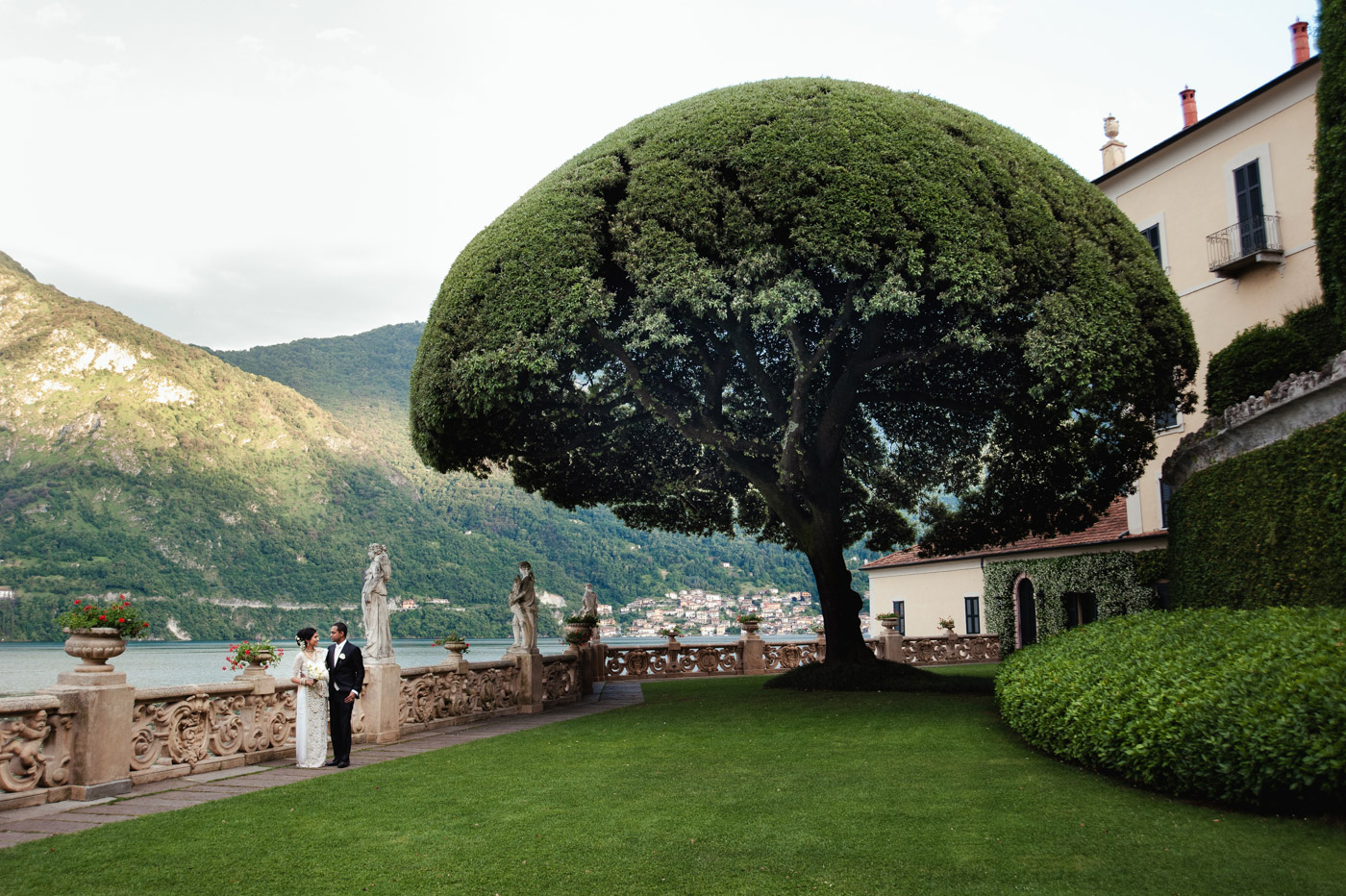 Lake Como wedding, Villa del Balbianello garden with bride and groom